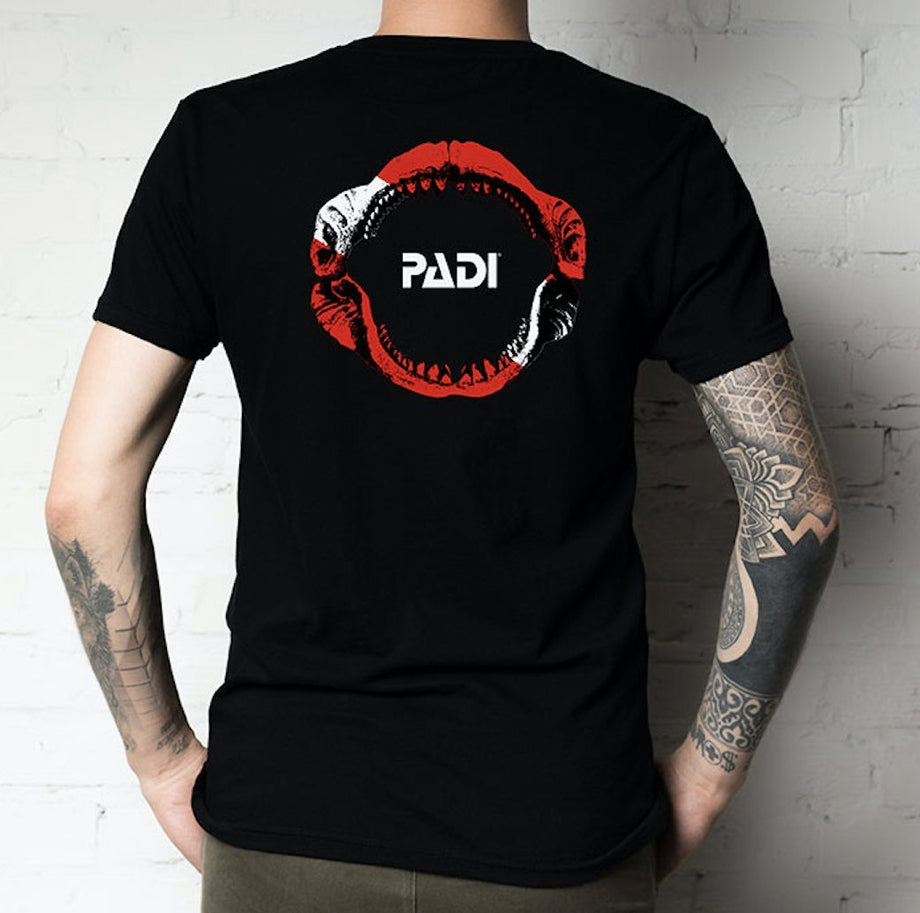 ulækkert overtale tre PADI Megalodon Dive Flag T-Shirt - New Colors – PADI Gear Americas